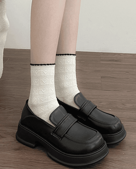 新款乐福鞋配裙子增高