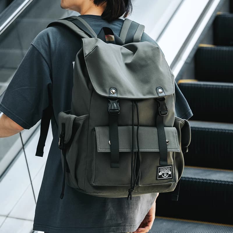 书包男士大学生双肩包潮流轻便大容量旅行包运动电脑背包休闲男包