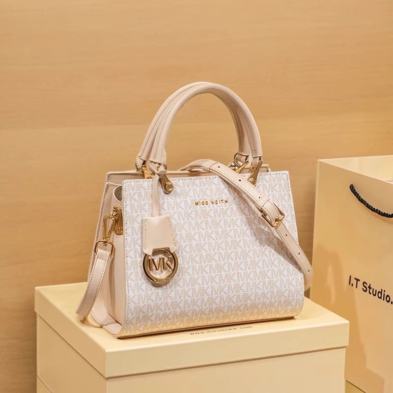 香港真皮生日礼物手提包女2025新款高级感大容量单肩斜挎秋冬包包