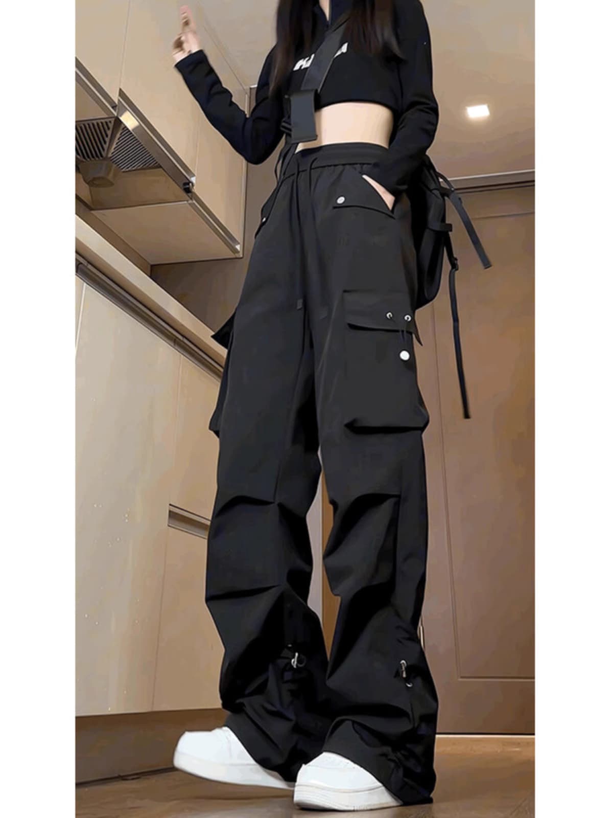 黑色工装裤女2025新款小个子春秋宽松防风防水登山秋冬大码冲锋裤